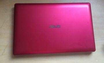 Компактный, тонкий и легкий ноутбук asus x201e розового цвета.